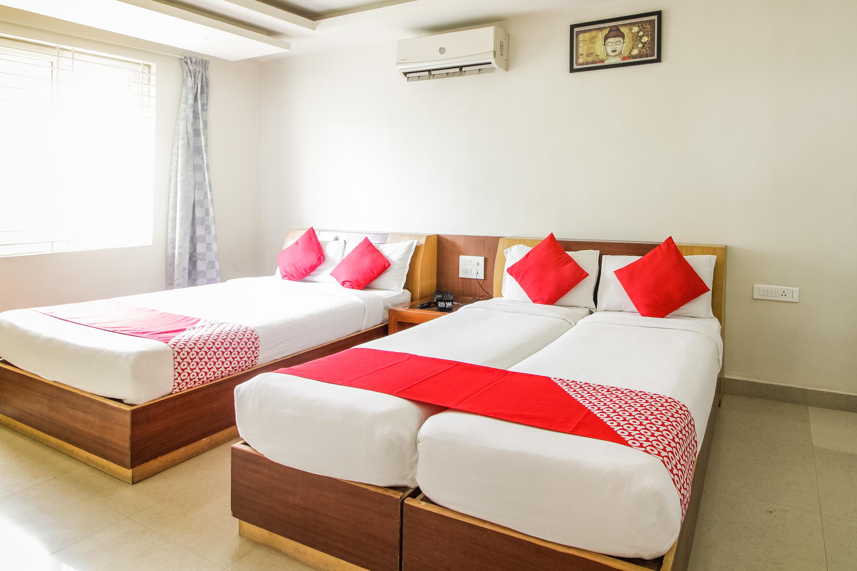 Hotel White Parrot Мисор Екстериор снимка