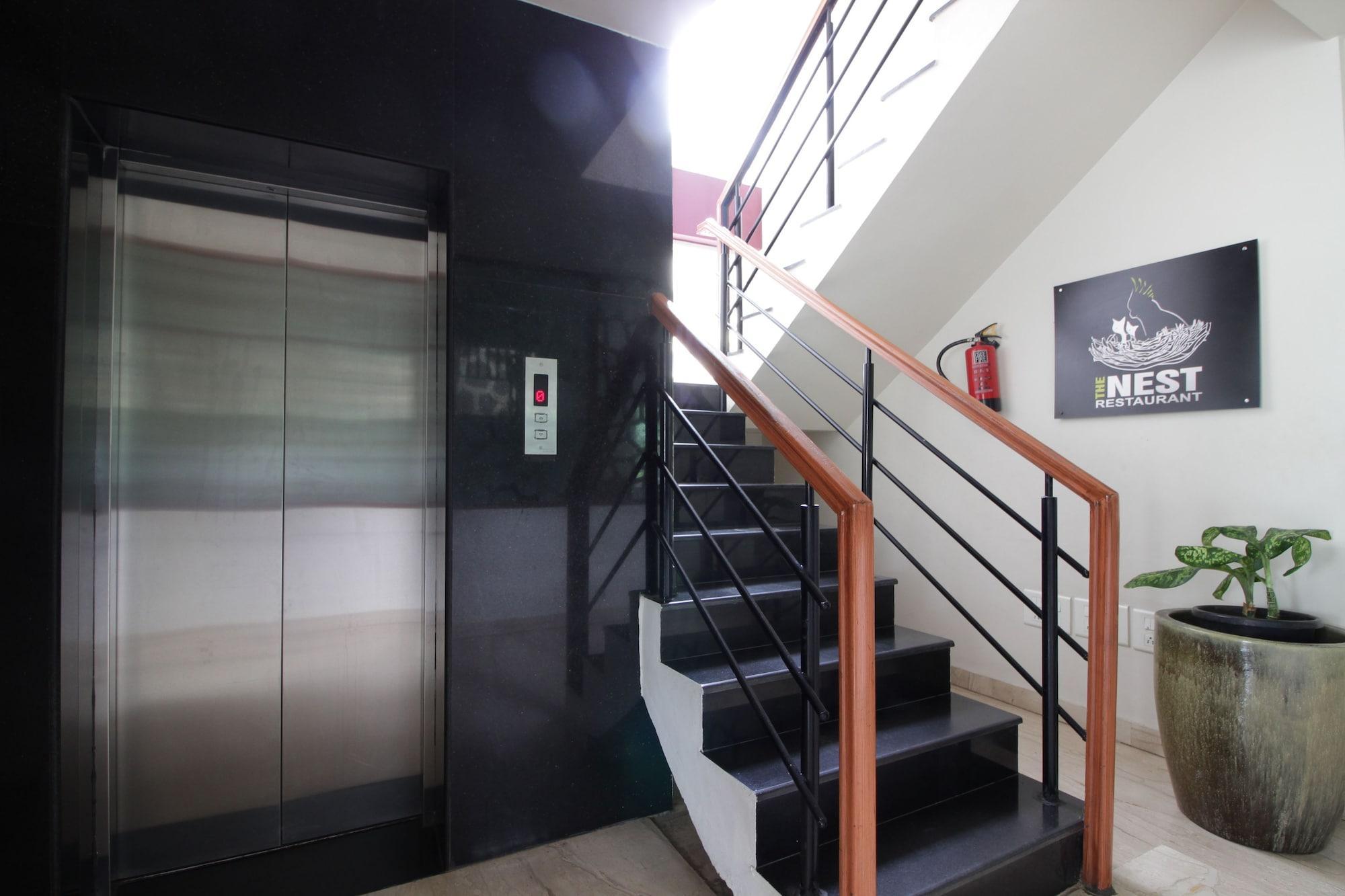 Hotel White Parrot Мисор Екстериор снимка