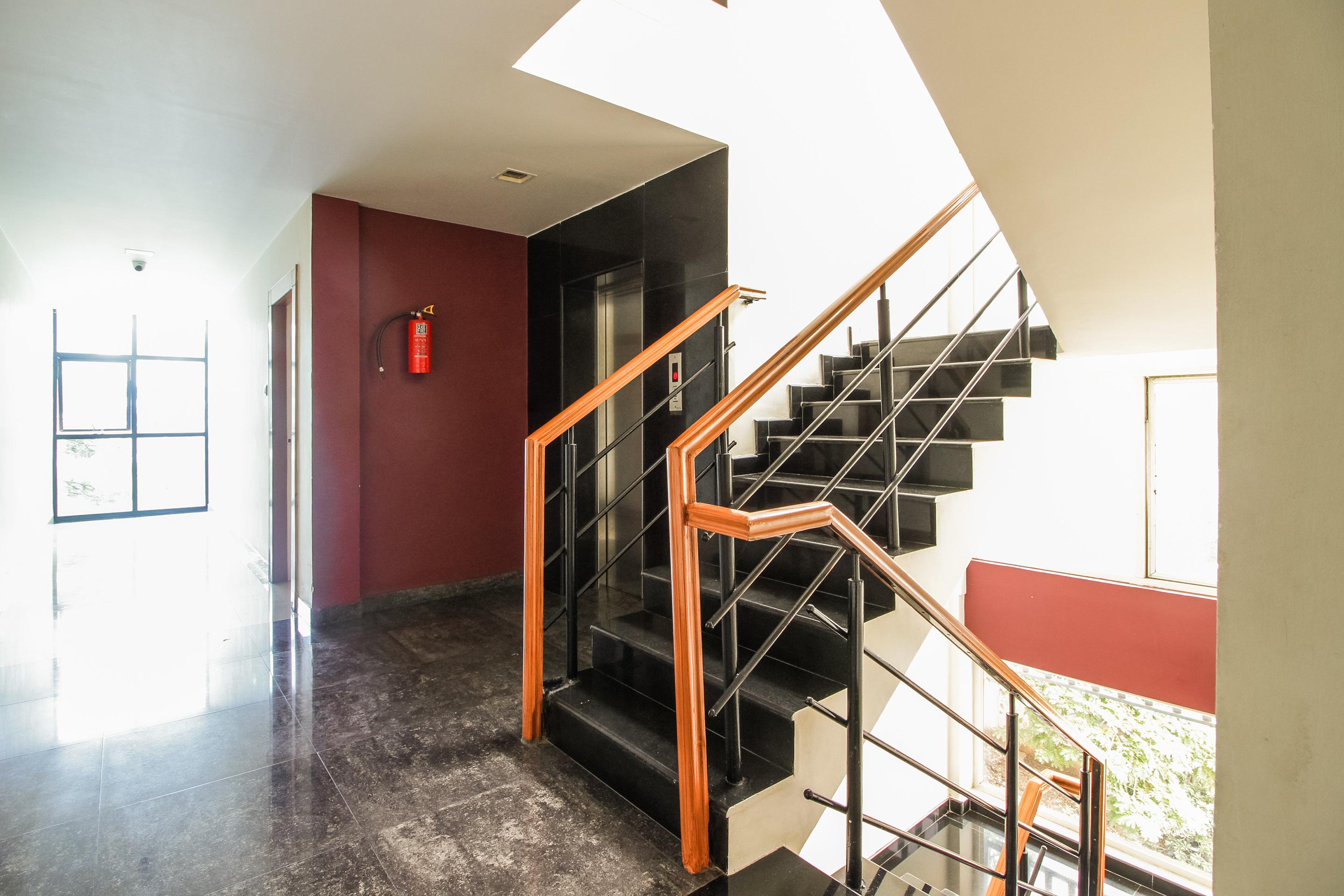 Hotel White Parrot Мисор Екстериор снимка