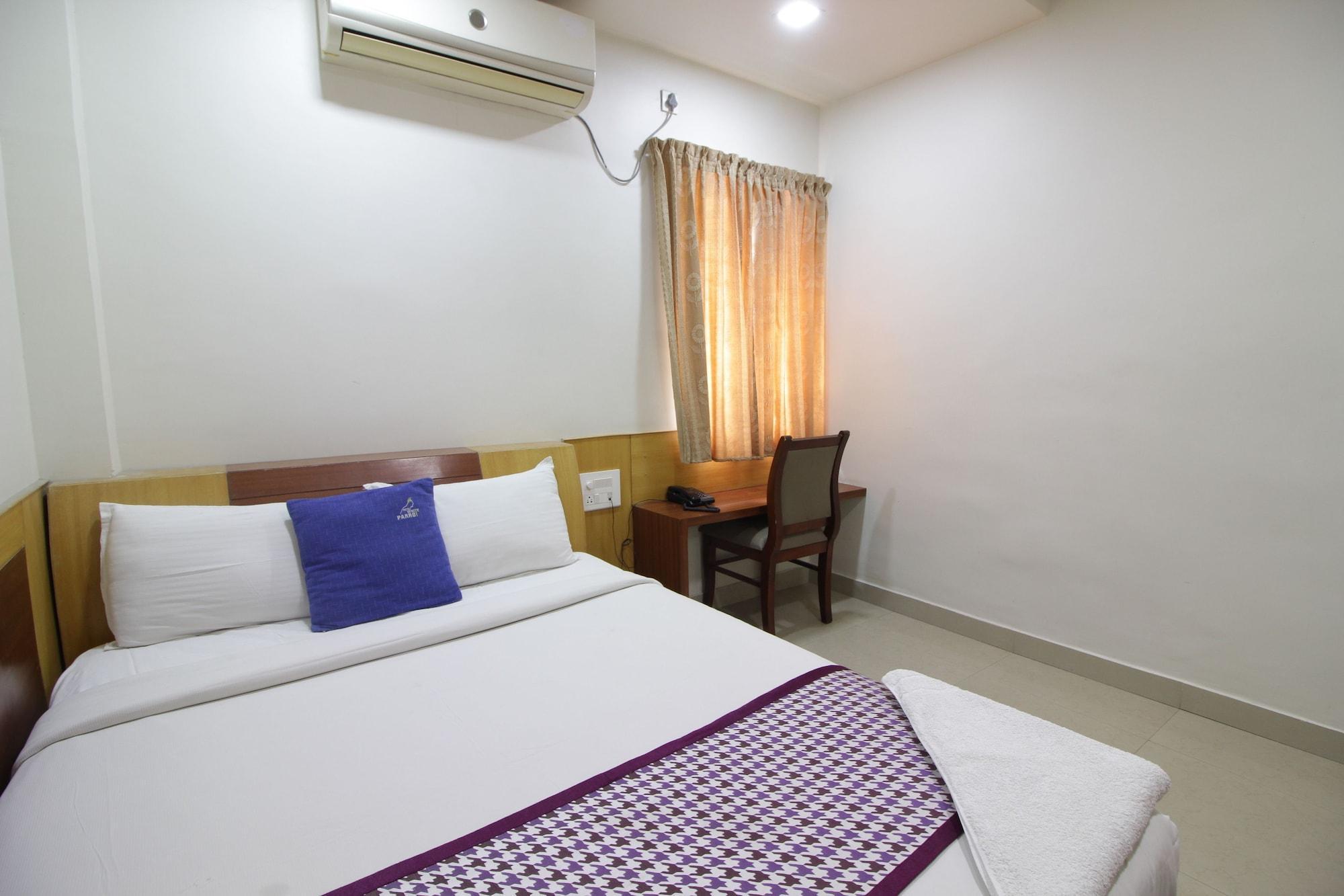 Hotel White Parrot Мисор Екстериор снимка