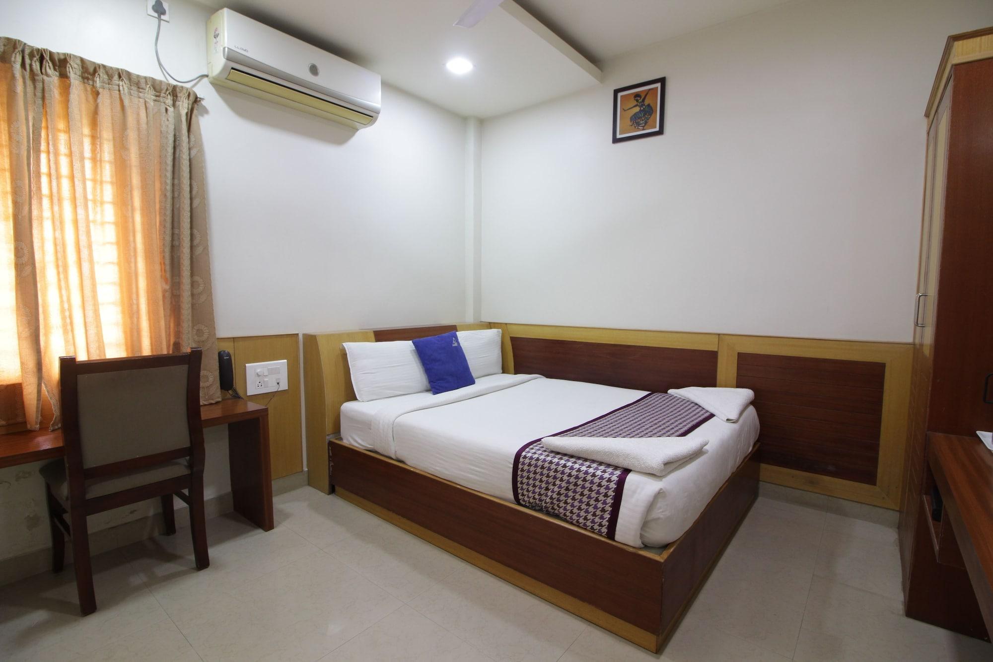 Hotel White Parrot Мисор Екстериор снимка