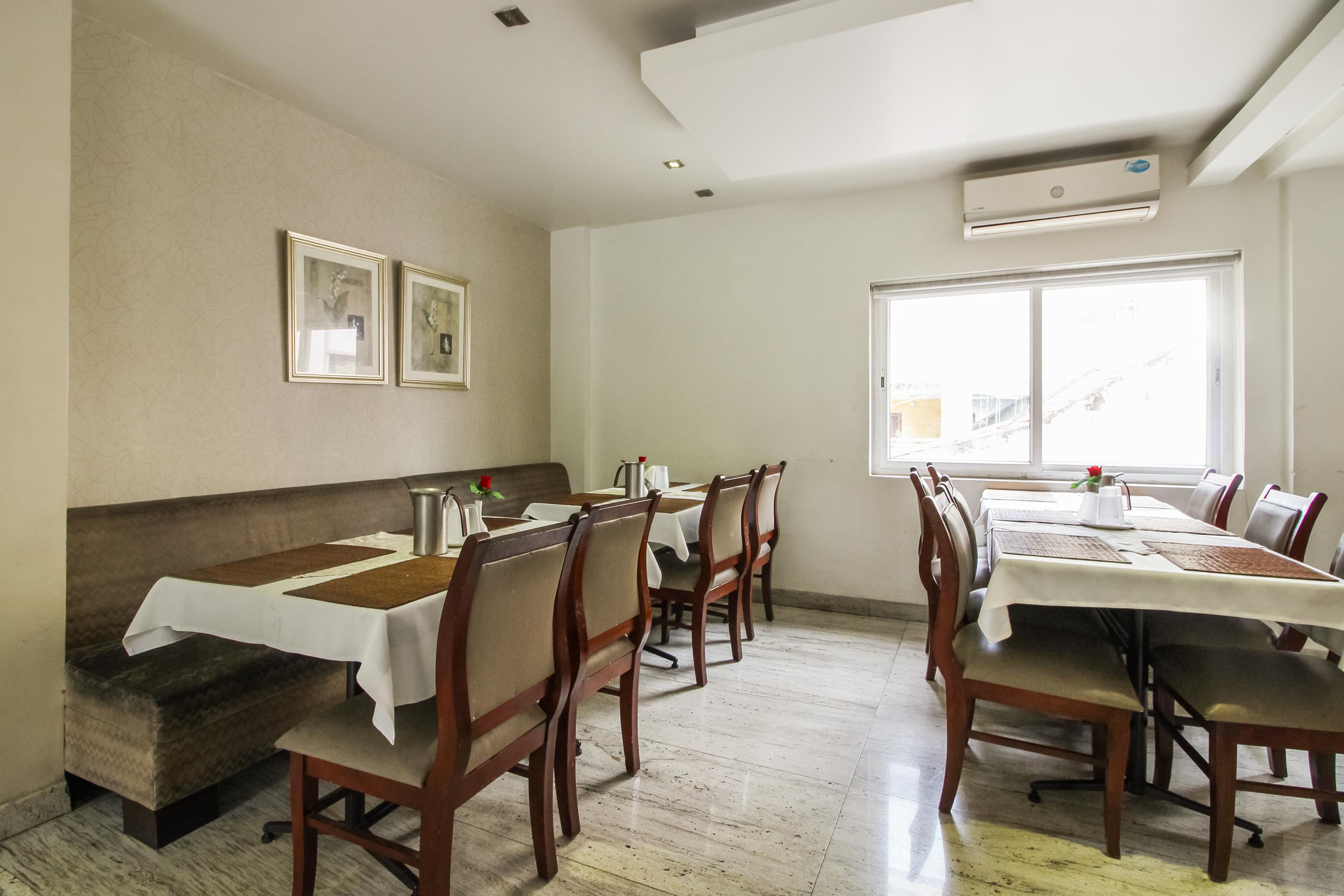 Hotel White Parrot Мисор Екстериор снимка